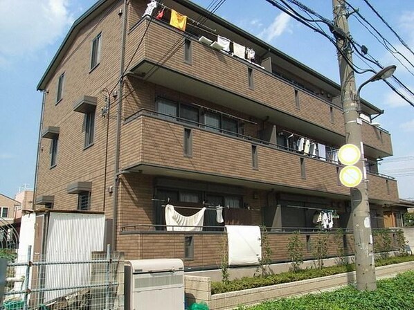 グランドュールの物件外観写真